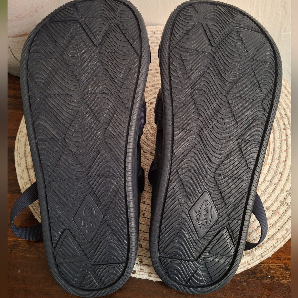 Men's Navy Chaco Sandals Size 11. - Picture 6 of 7
